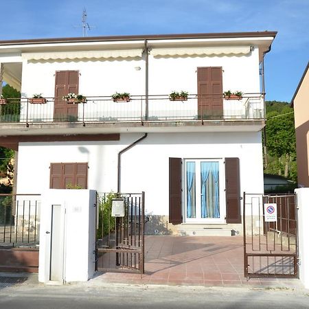 La Perla Del Magra Holidays House Montemarcello Exterior photo